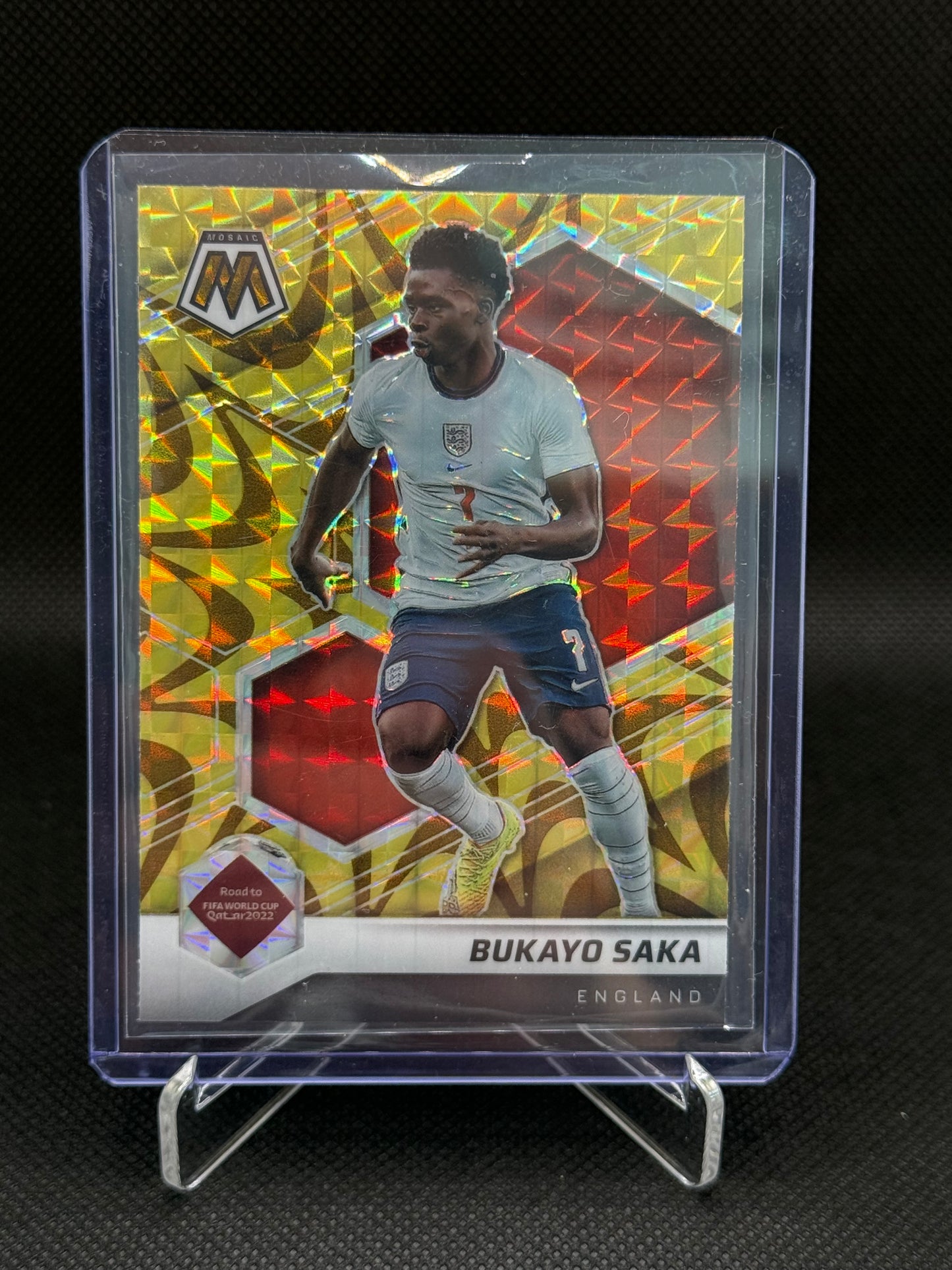 Bukayo Saka – Gold Mosaic Prizm – Road to World Cup 2022