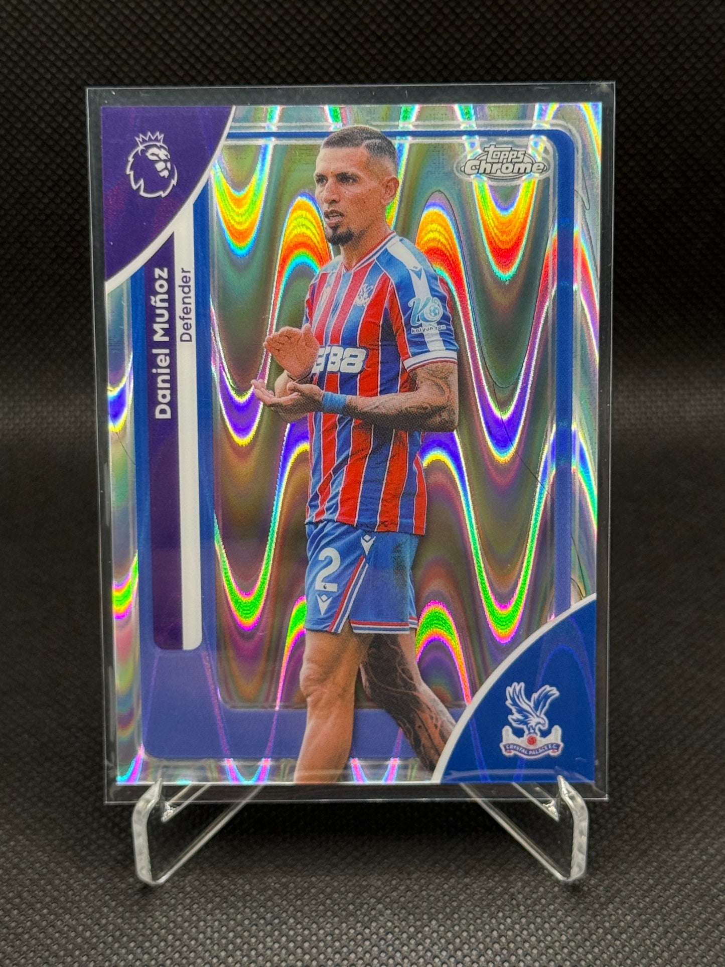 Daniel Muñoz – Topps Chrome RayWave Refractor