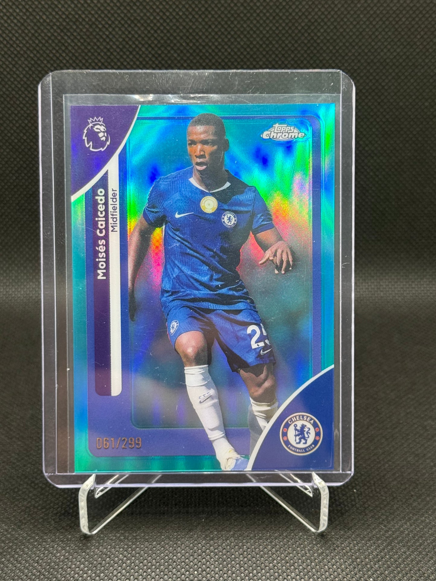 Moisés Caicedo – Topps Chrome Blue Refractor 061/299